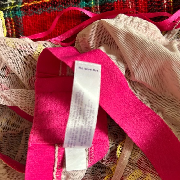 Cacique Pink and White Floral Mesh Wireless Bra - Picture 6 of 6